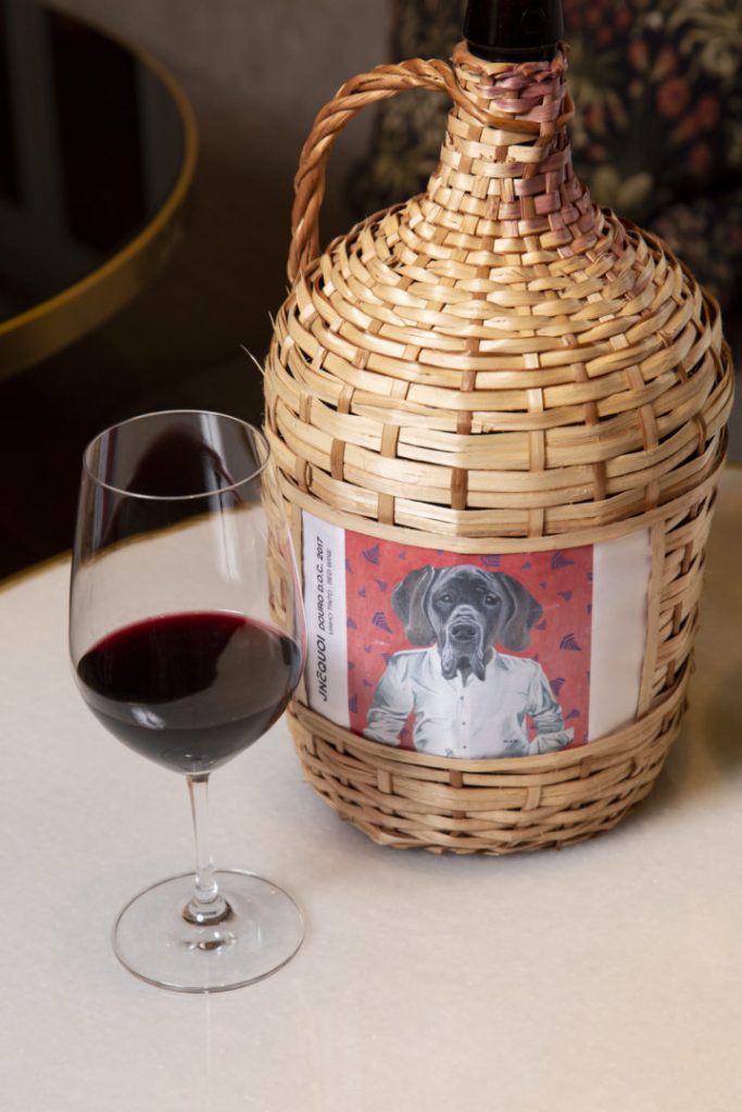 JNcQUOI vinho