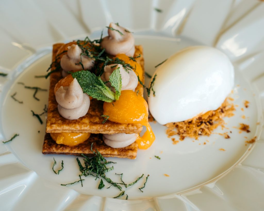 Miguel Vidal, o chef residente da Caminhos Cruzados, empresa produtora de vinhos do Dão, apresentou recentemente um novo leque de propostas culinárias na ementa de atividades de vinho e comida desta casa, sediada em Nelas.