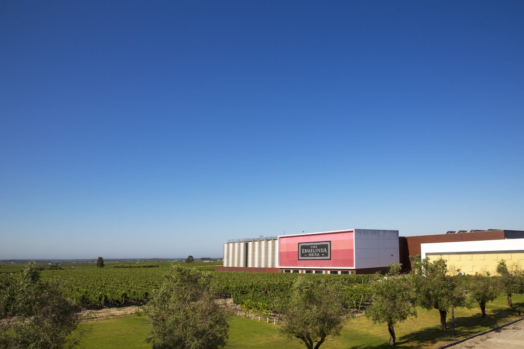 Casa Ermelinda Freitas